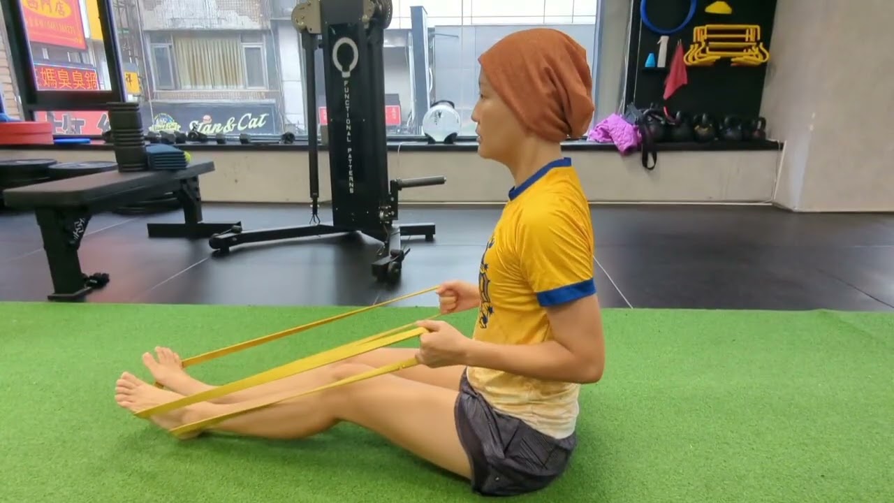 居家彈力帶划船