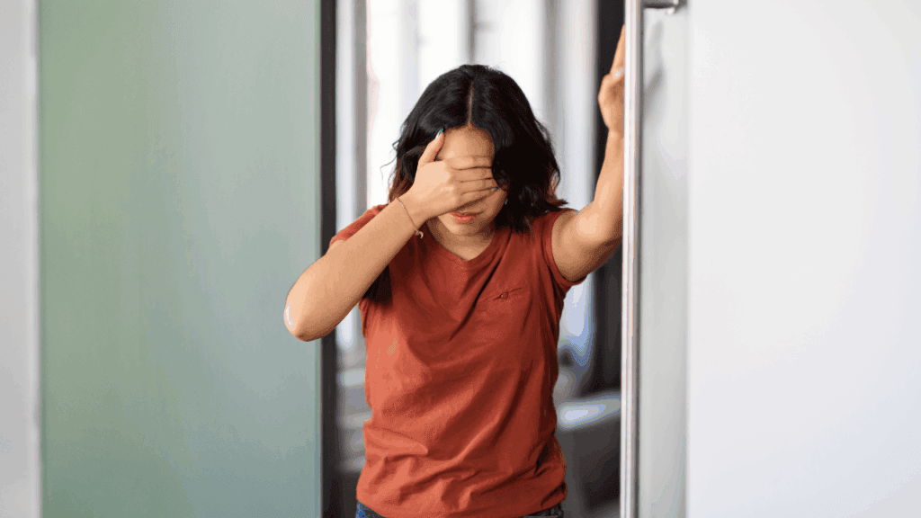 蹲下站起來頭會暈、眼前一片黑暗是姿勢性低血壓常見的症狀